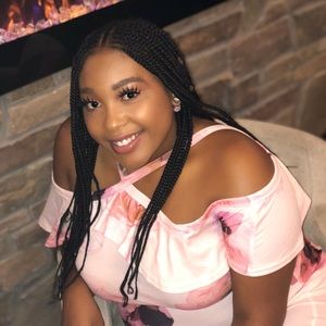 Meet your Posher, Candace